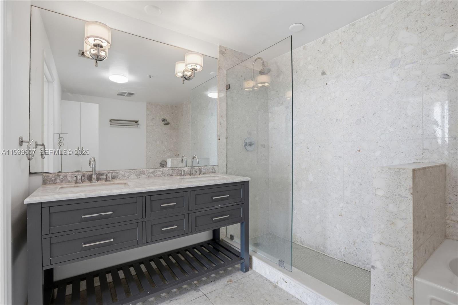 6580 Indian Crk Dr #304 Miami Beach, FL 33141