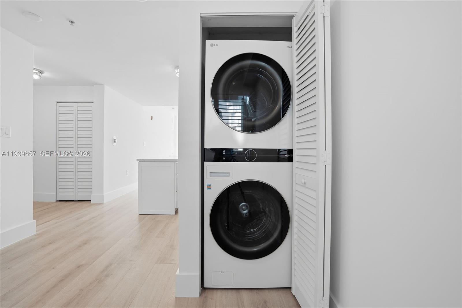 6580 Indian Crk Dr #304 Miami Beach, FL 33141