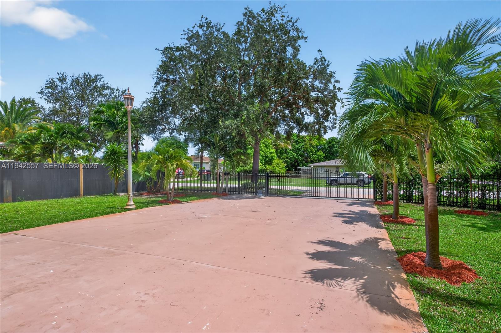 395 NW 124th St North Miami, FL 33168