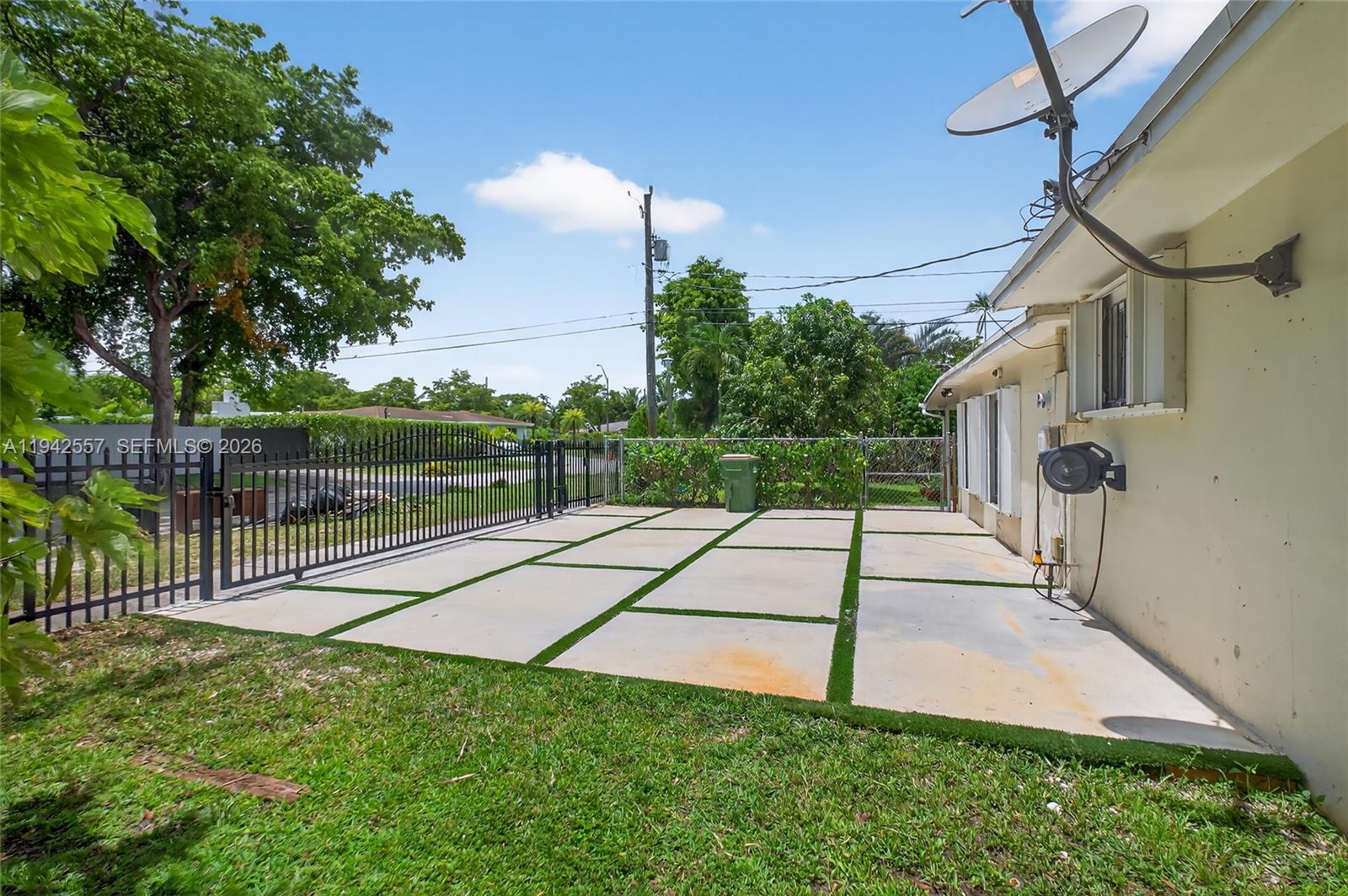 395 NW 124th St North Miami, FL 33168