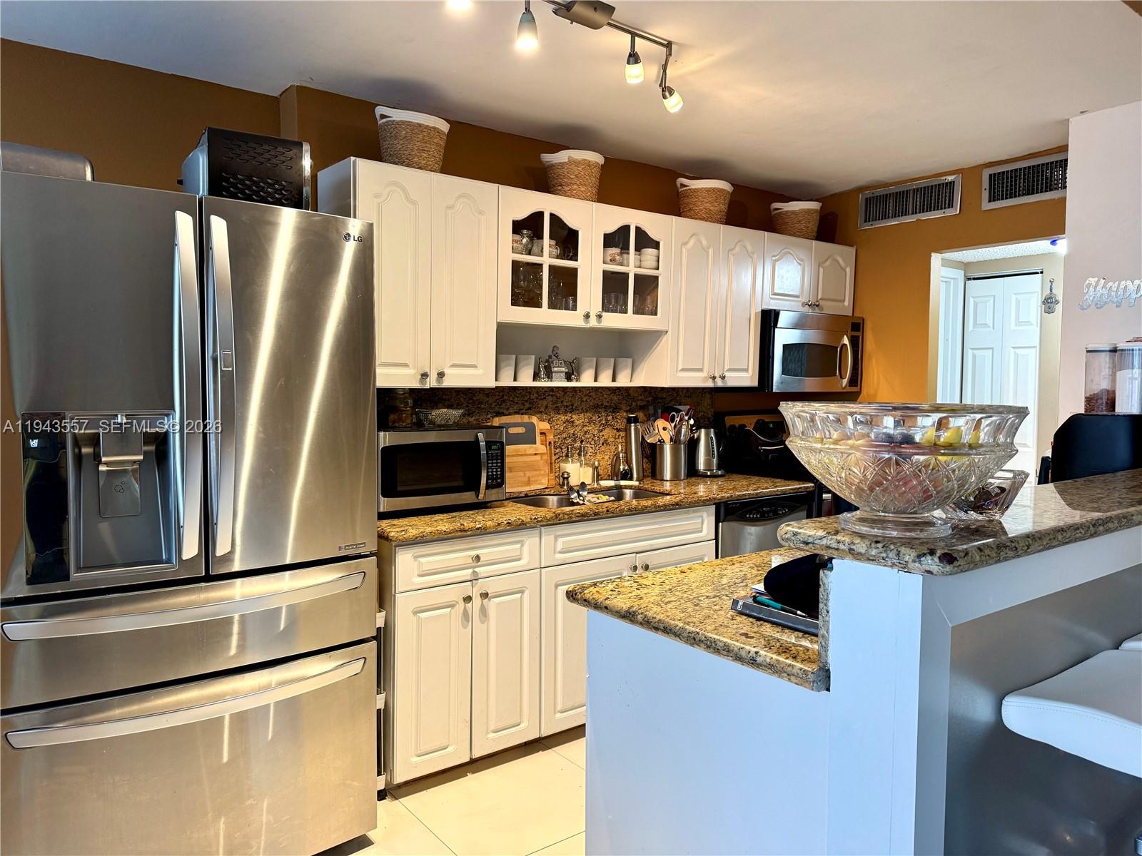 image Winston Towers 50017