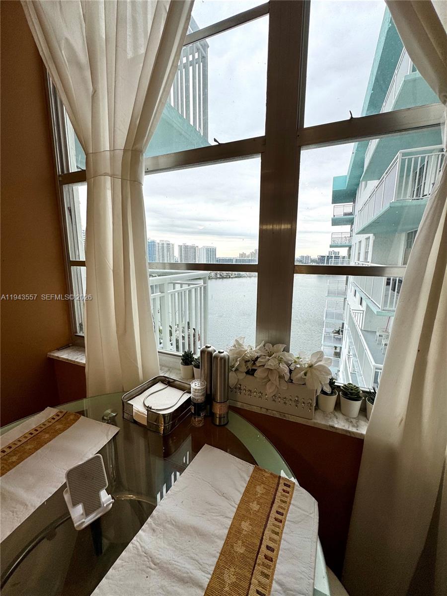 image Winston Towers 50018