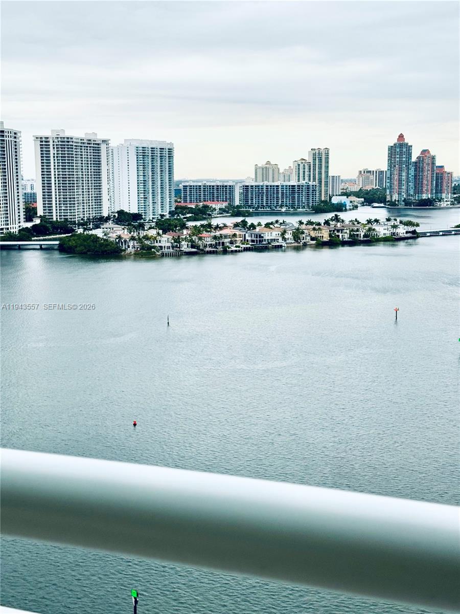 image Winston Towers 5001