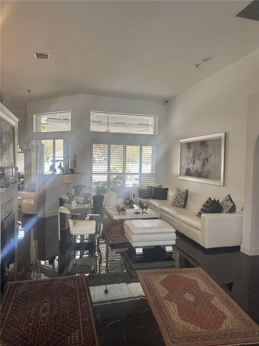 13707 NW 21st St Pembroke Pines, FL 33028