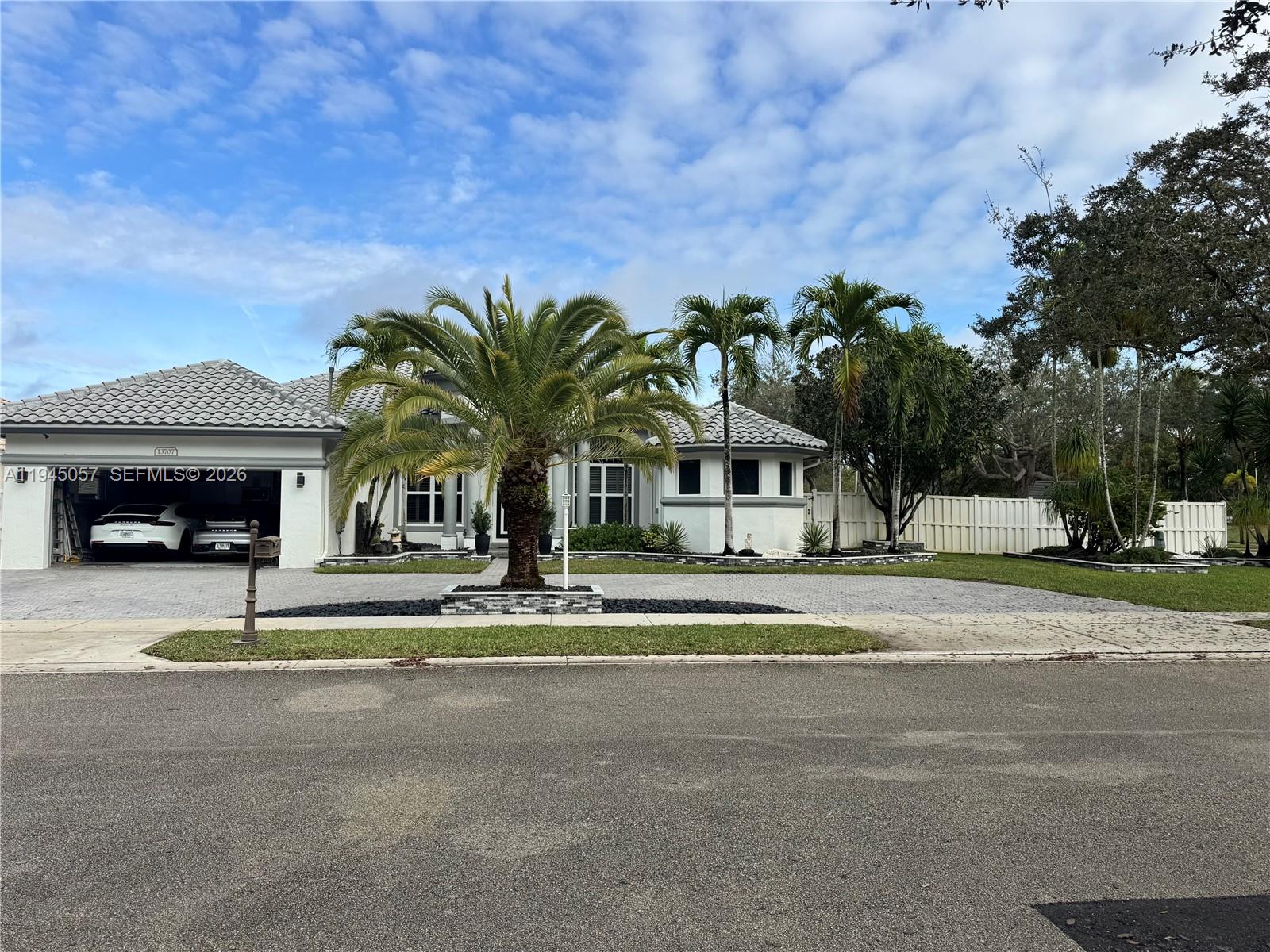 13707 NW 21st St Pembroke Pines, FL 33028