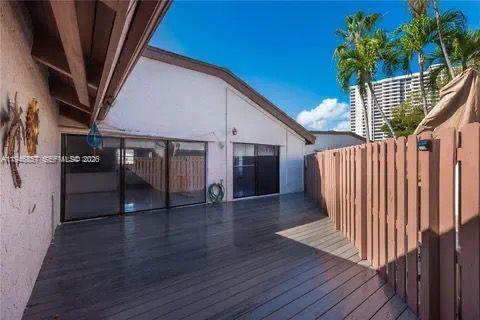 601 Leslie Dr #601 Hallandale Beach, FL 33009