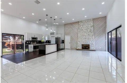 601 Leslie Dr #601 Hallandale Beach, FL 33009