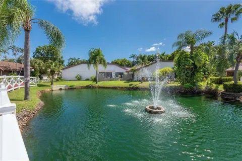 601 Leslie Dr #601 Hallandale Beach, FL 33009