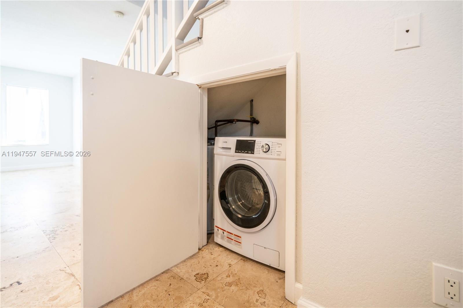 2180 Bay Dr #3B Miami Beach, FL 33141