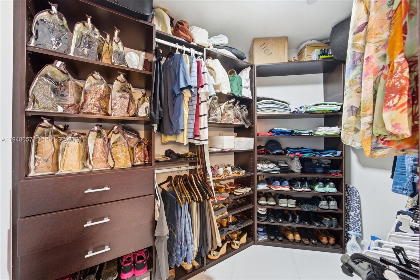 image Paramount Bay16