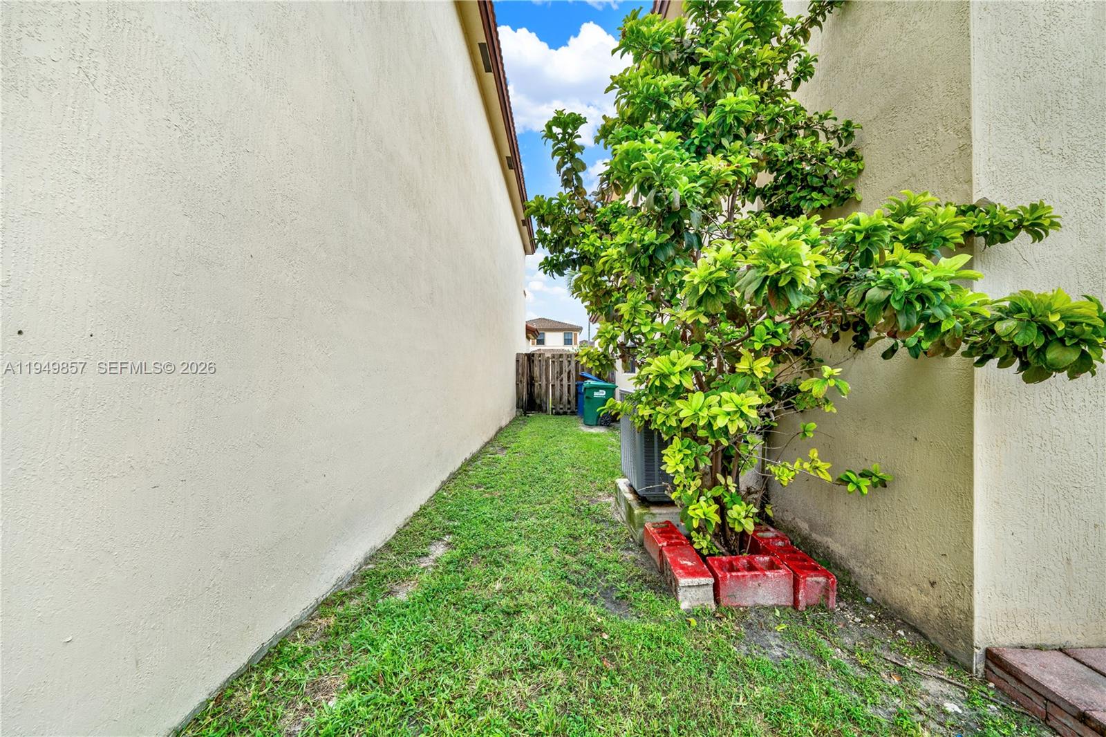 22746 SW 92nd Pl Cutler Bay, FL 33190