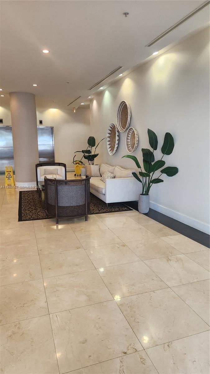 2200 NE 4th Ave #803 Miami, FL 33137