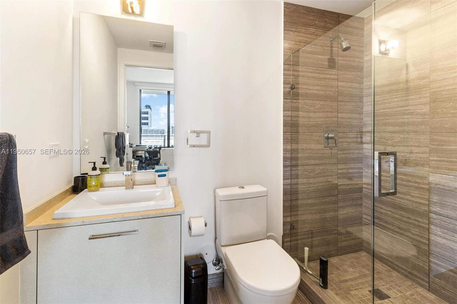 1010 Brickell Ave #1404 Miami, FL 33131