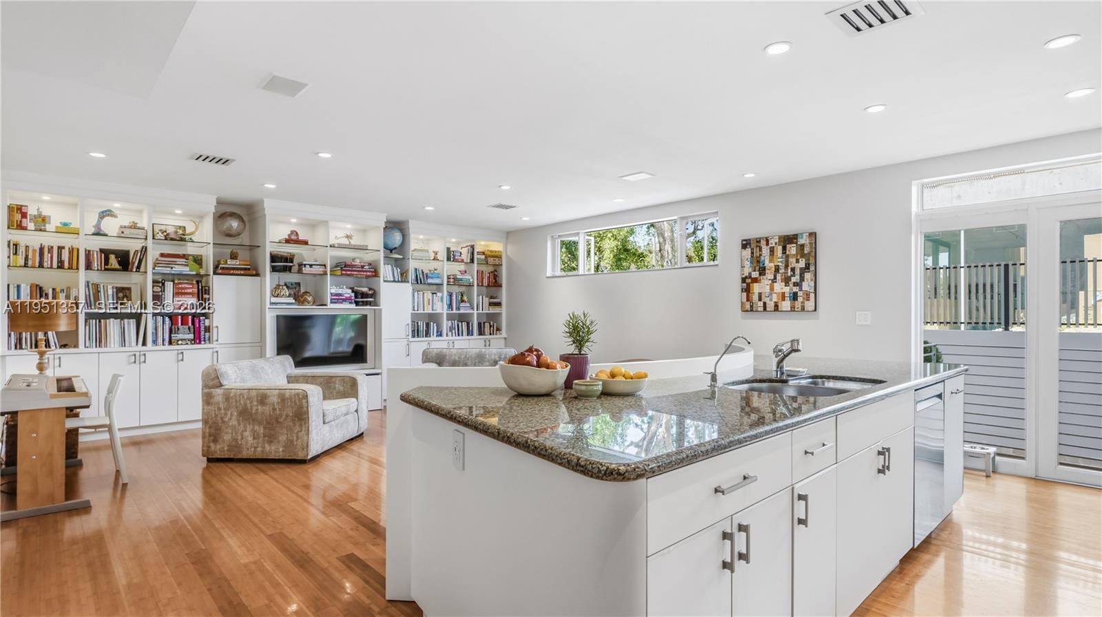 4805 Cherokee Ave Miami Beach, FL 33140