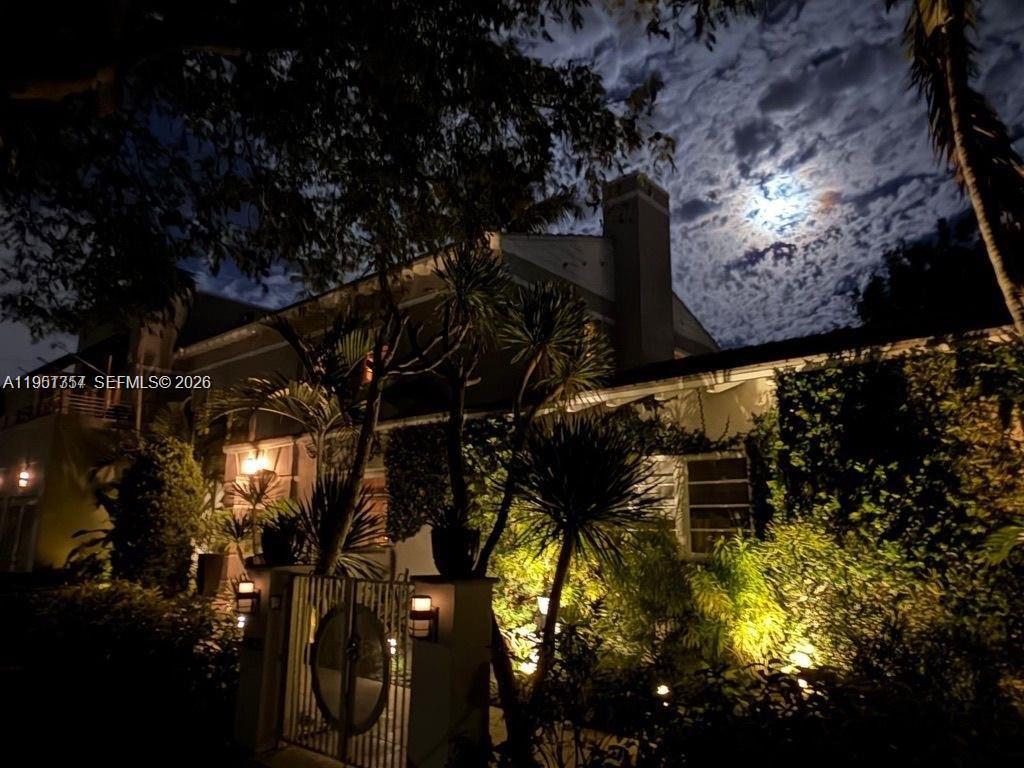 4805 Cherokee Ave Miami Beach, FL 33140