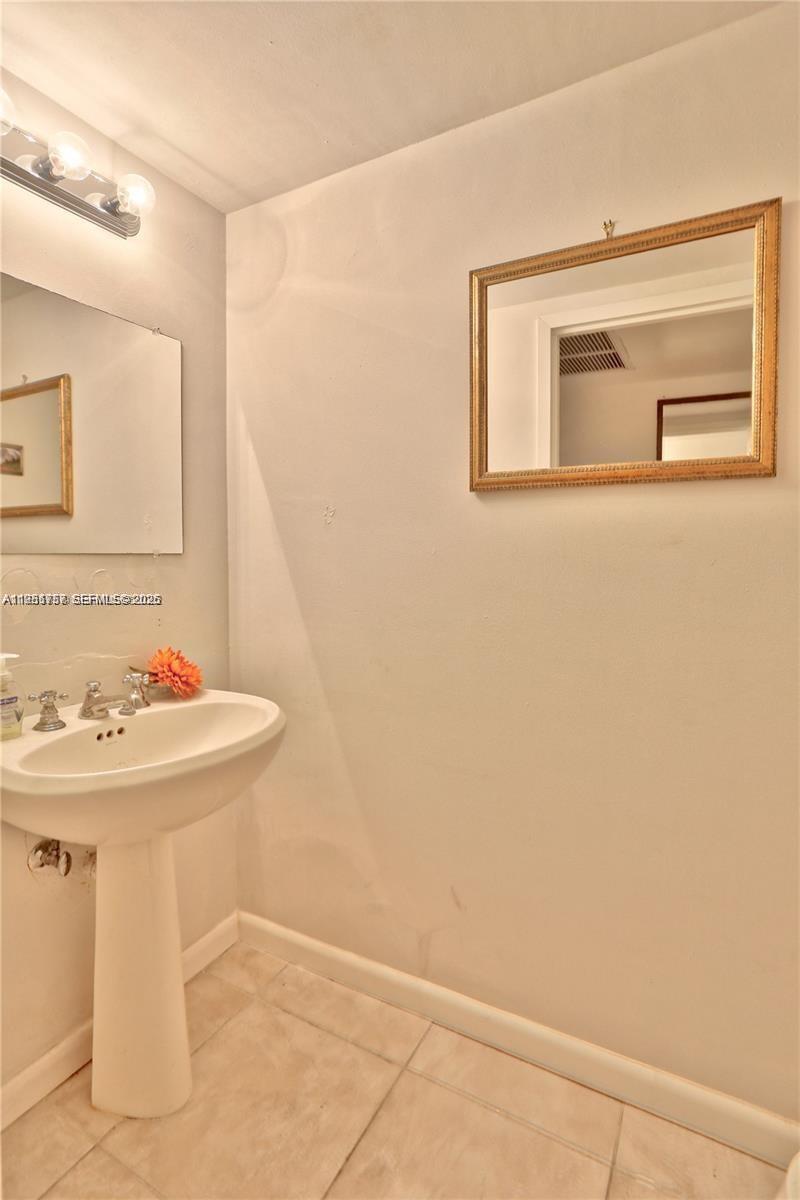 555 NE 15th St #10G Miami, FL 33132