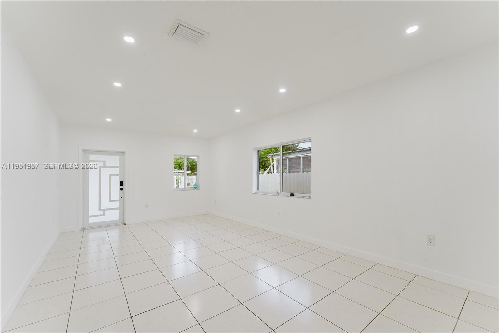 810 NW 112th St Miami, FL 33168