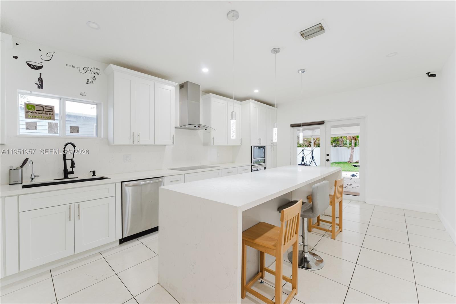 810 NW 112th St Miami, FL 33168