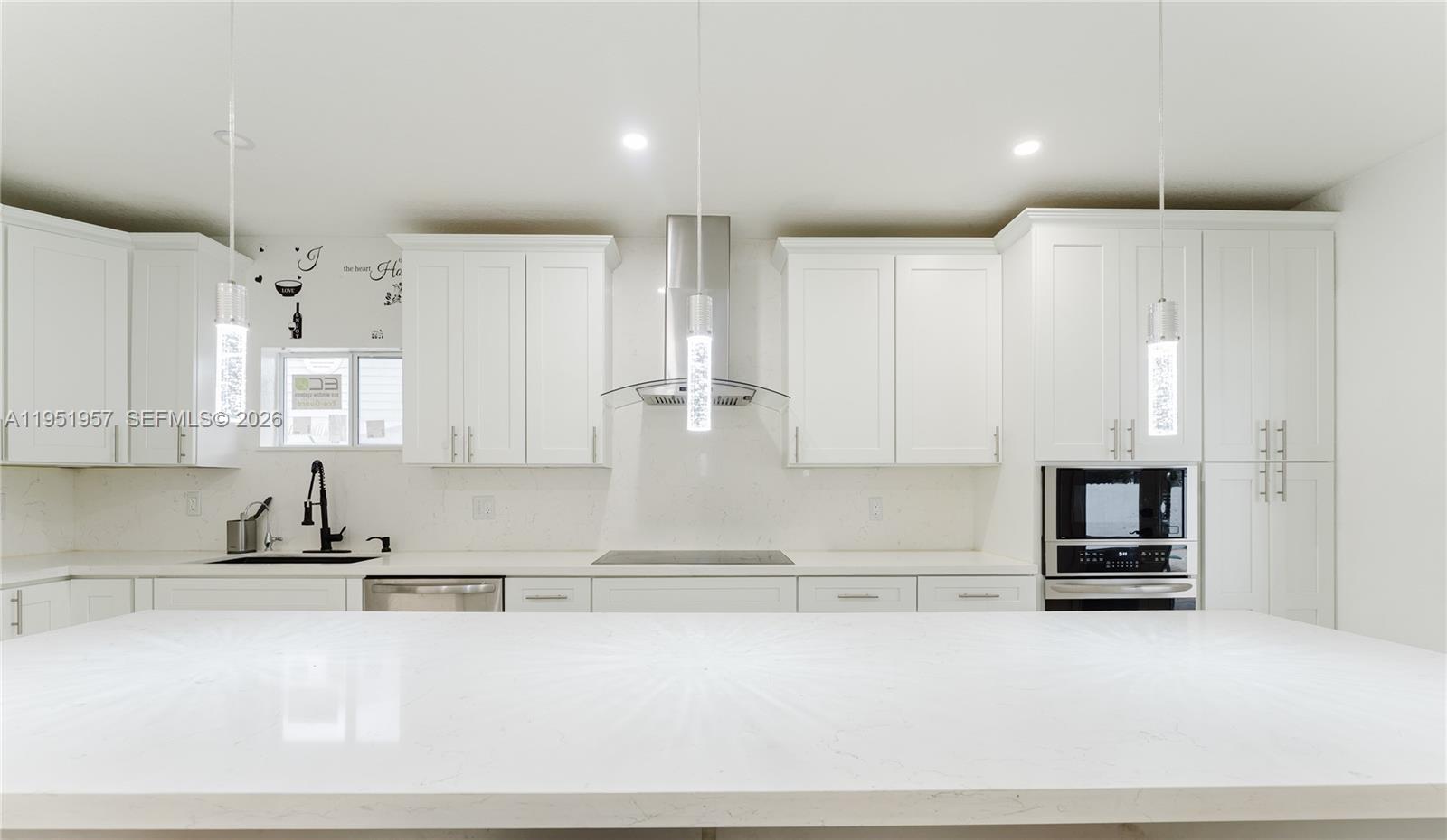 810 NW 112th St Miami, FL 33168