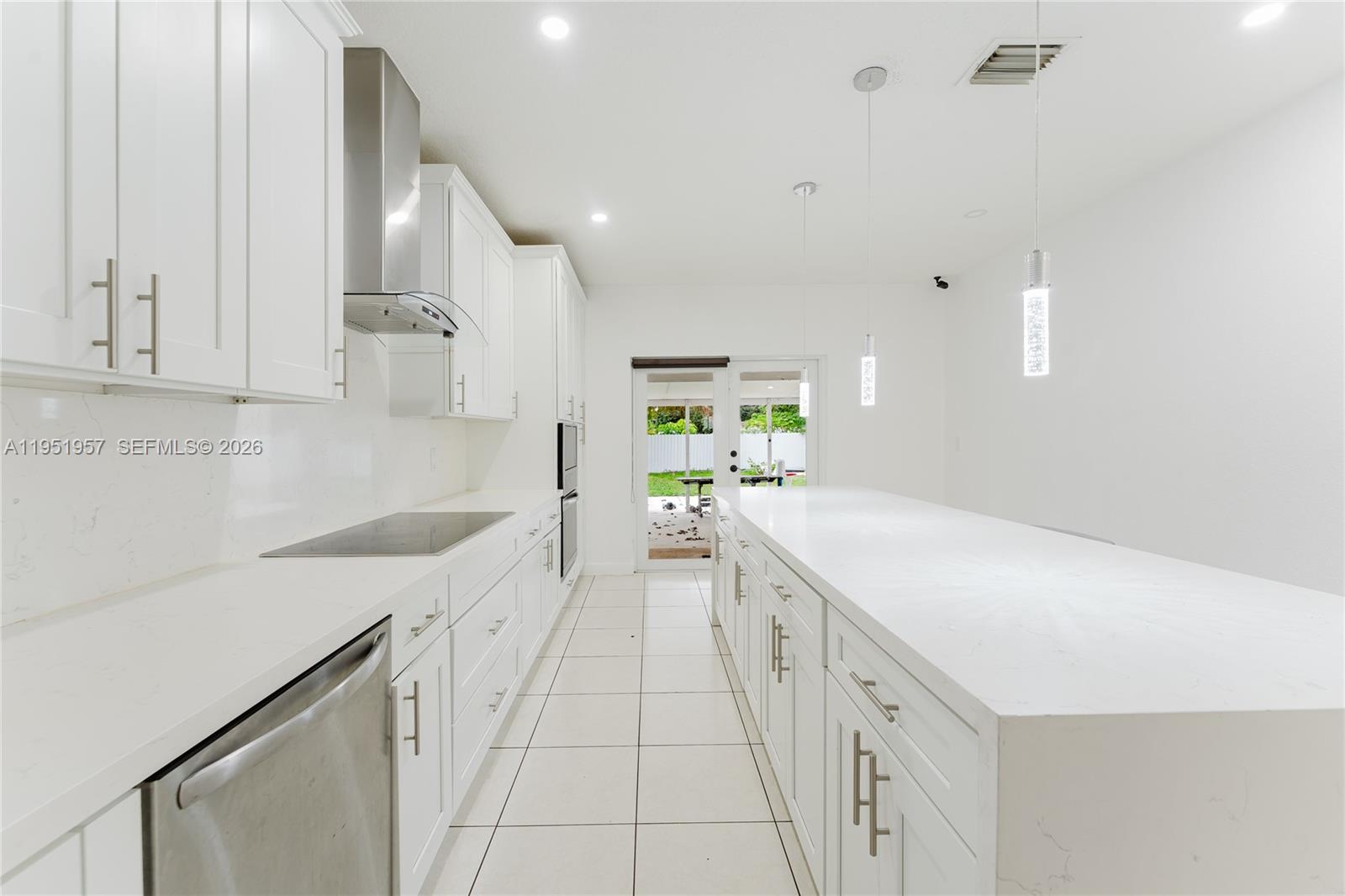 810 NW 112th St Miami, FL 33168