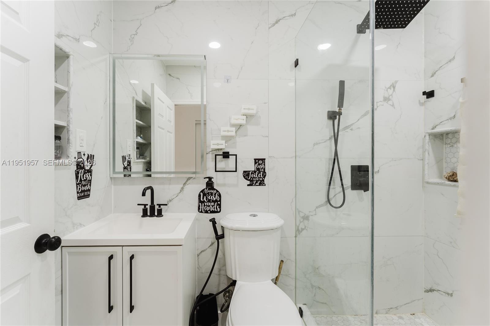 810 NW 112th St Miami, FL 33168