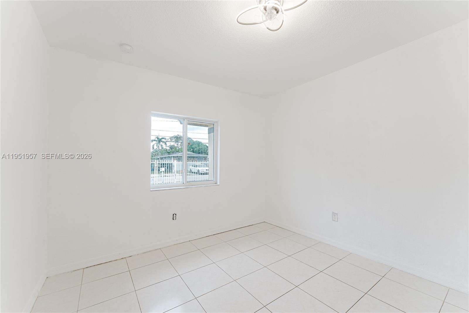 810 NW 112th St Miami, FL 33168