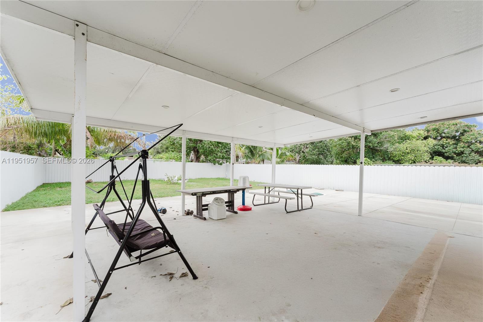 810 NW 112th St Miami, FL 33168