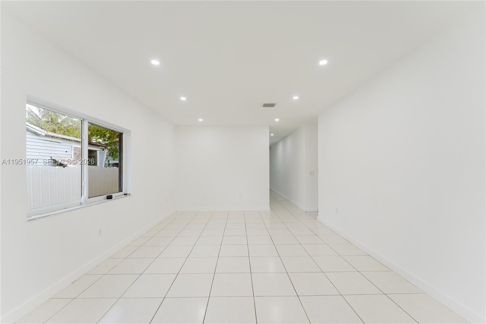 810 NW 112th St Miami, FL 33168