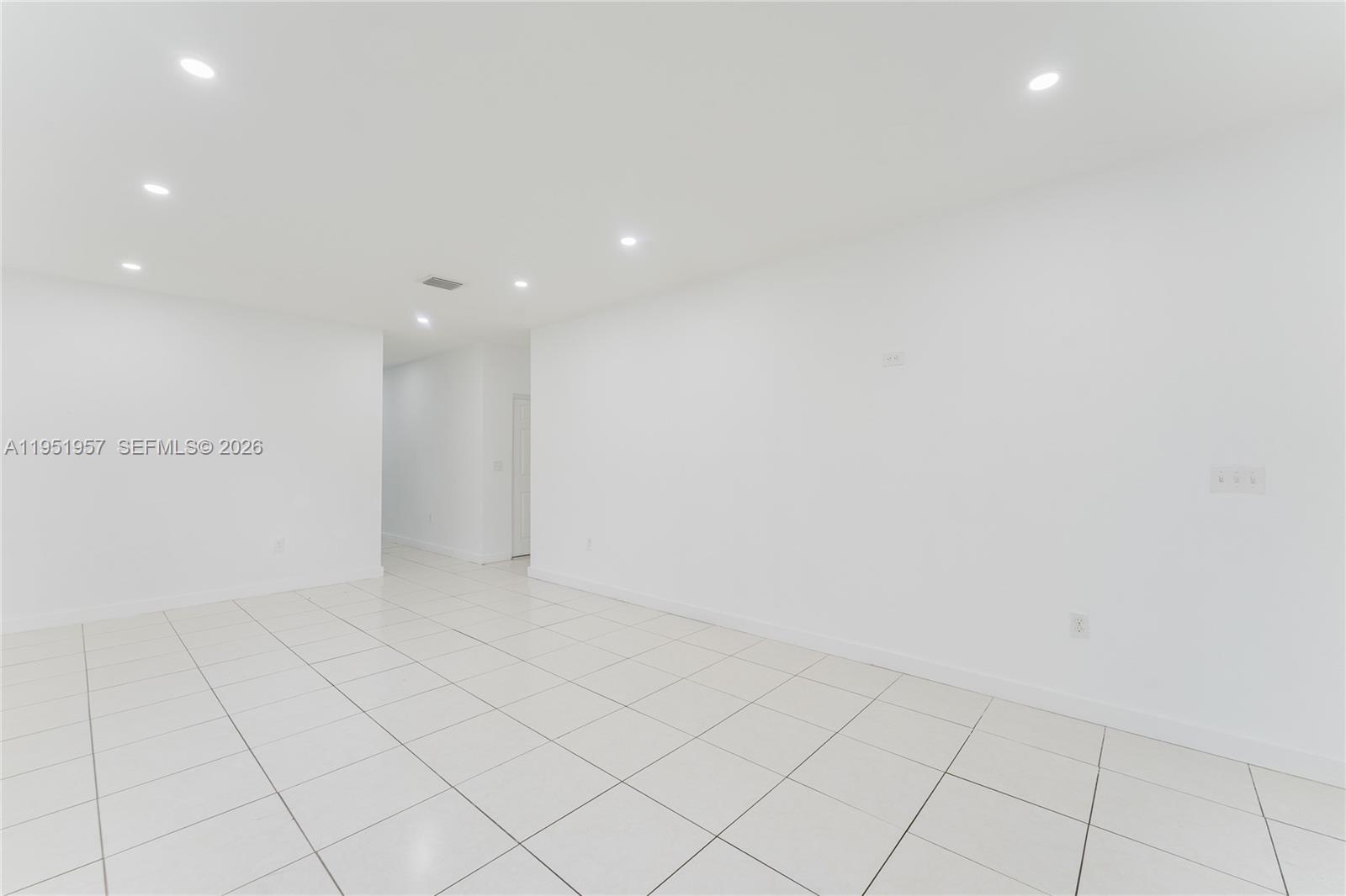 810 NW 112th St Miami, FL 33168