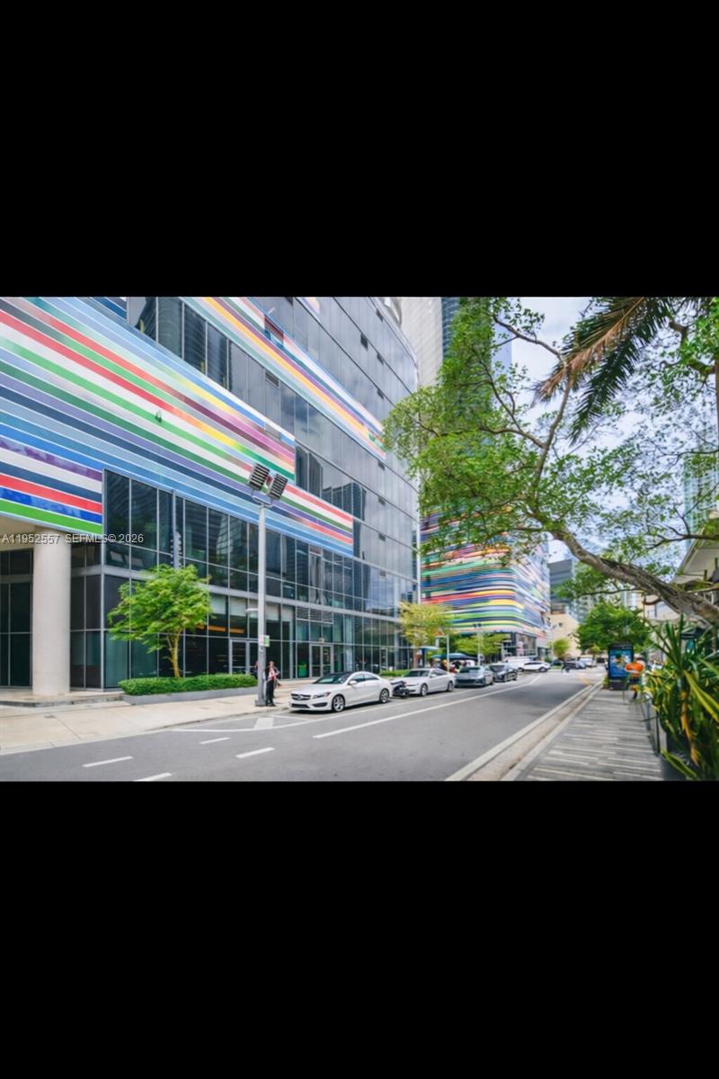 45 SW 9th St #1004 Miami, FL 33130