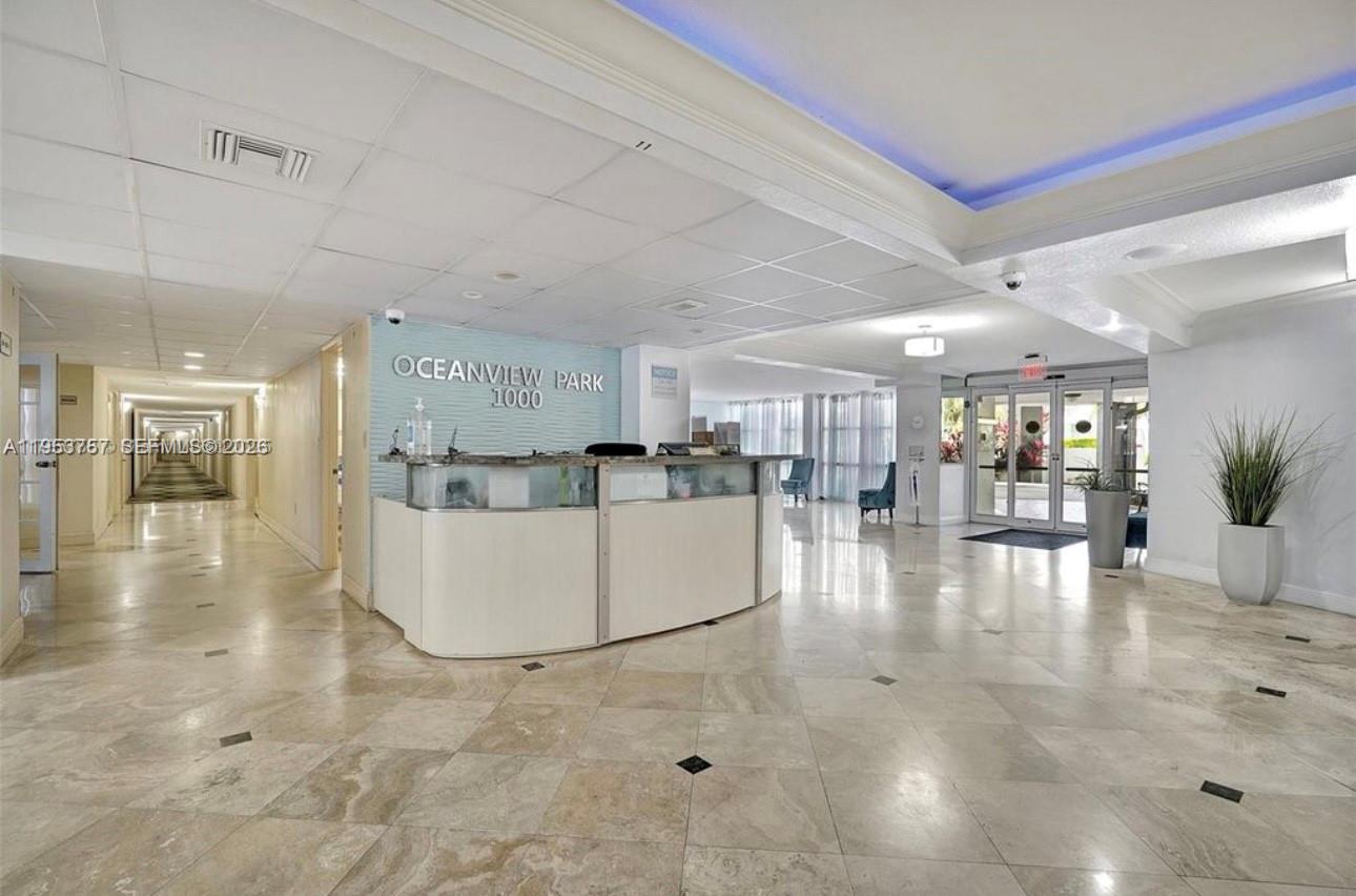 1000 Parkview Dr #528 Hallandale Beach, FL 33009