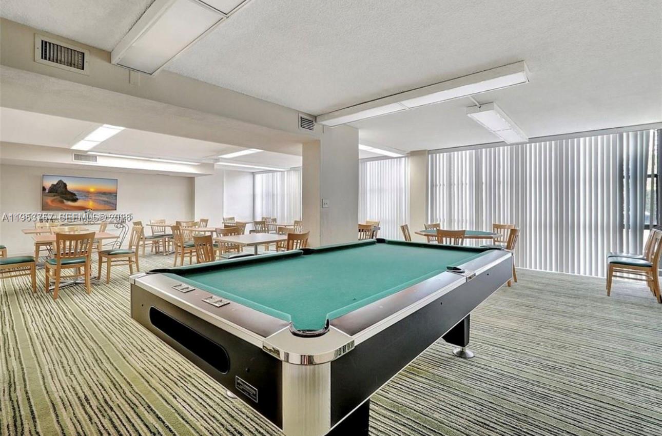 1000 Parkview Dr #528 Hallandale Beach, FL 33009