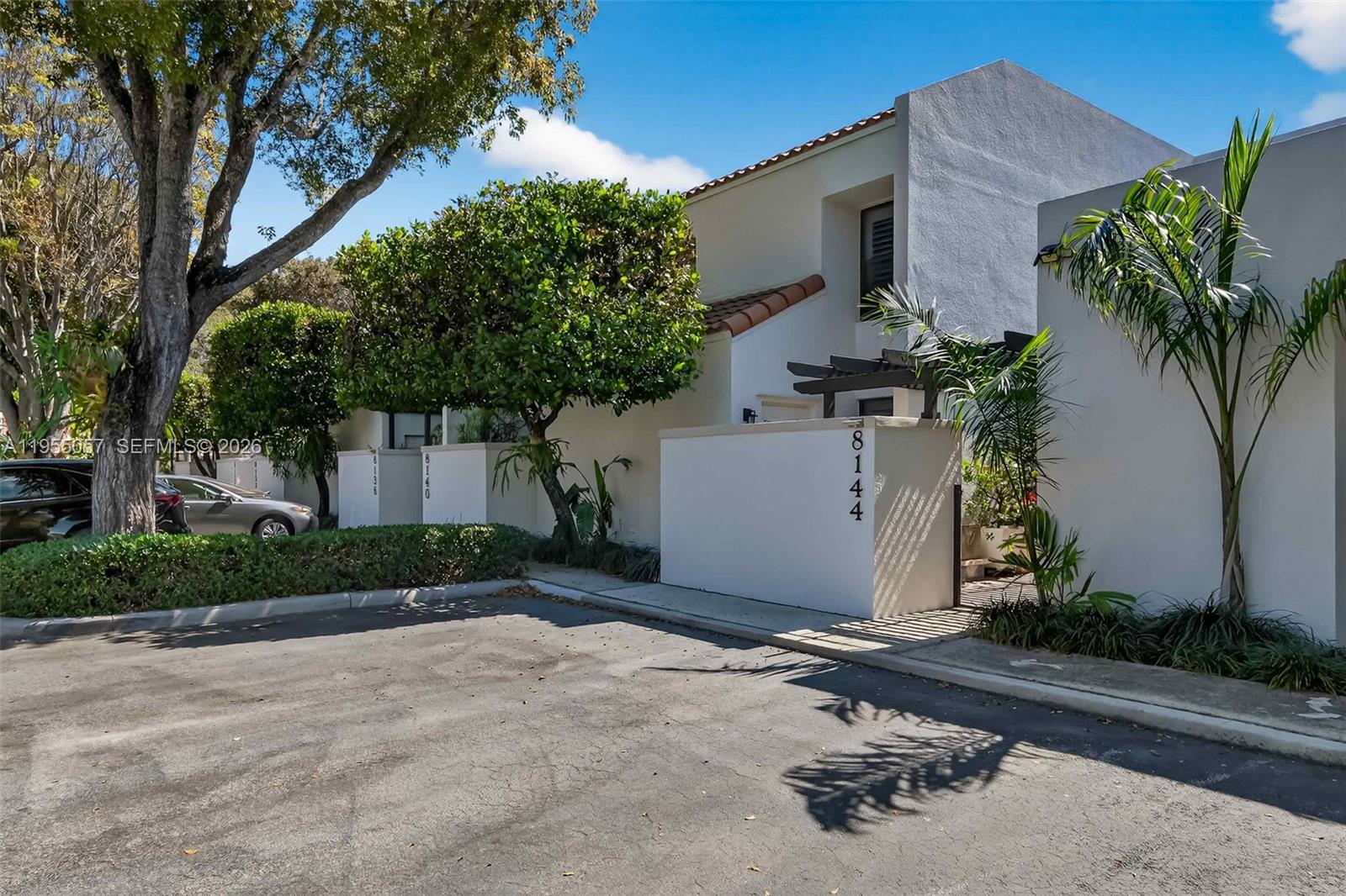 8144 SW 86th Ter Miami, FL 33143