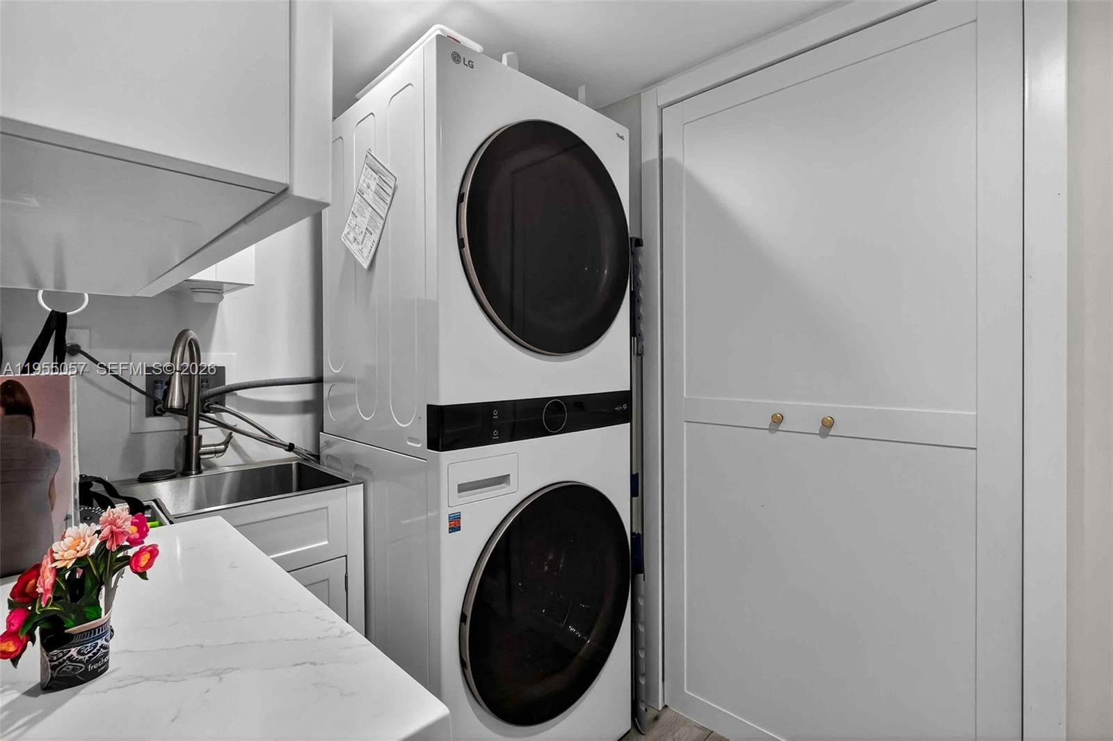 8144 SW 86th Ter Miami, FL 33143