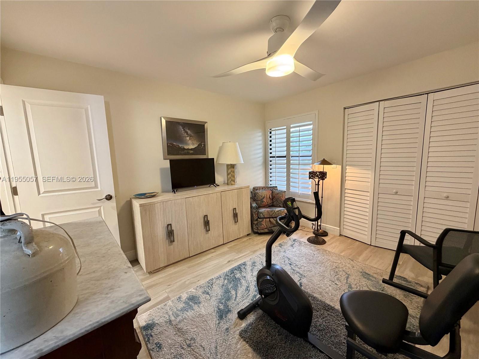 8144 SW 86th Ter Miami, FL 33143