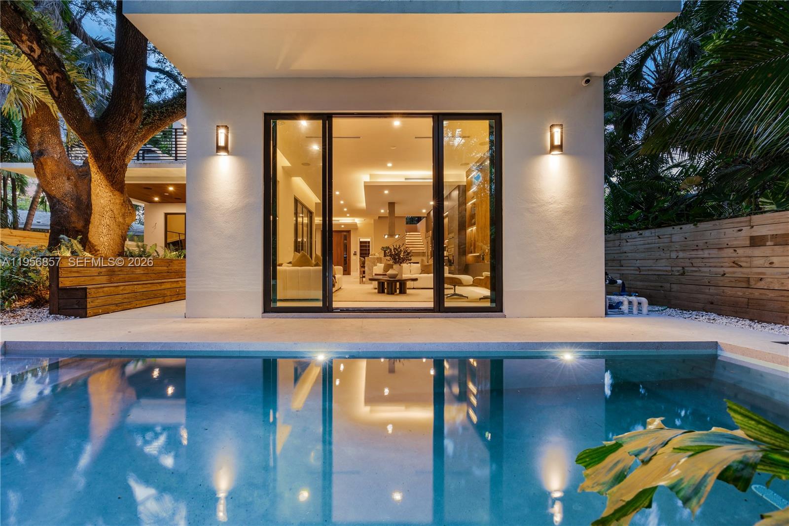 2805 Freeman St Miami, FL 33133