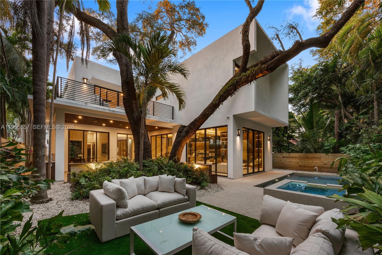 2805 Freeman St Miami, FL 33133