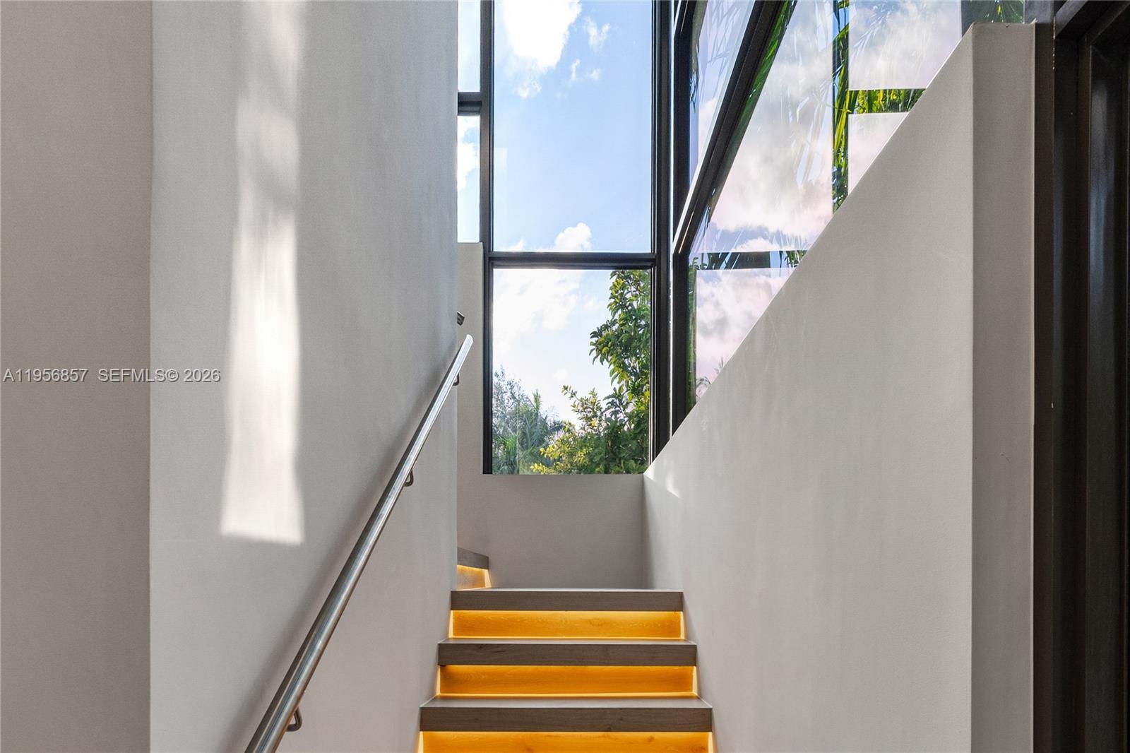 2805 Freeman St Miami, FL 33133