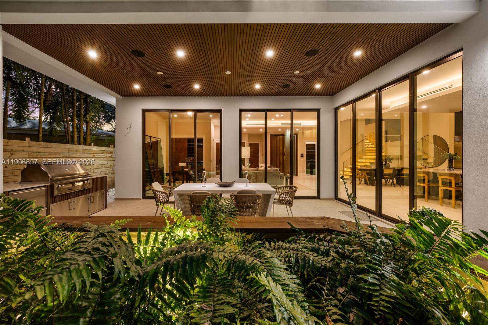 2805 Freeman St Miami, FL 33133