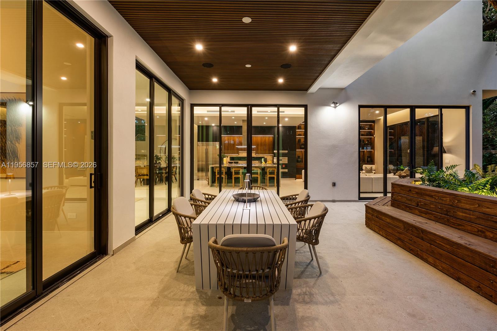 2805 Freeman St Miami, FL 33133