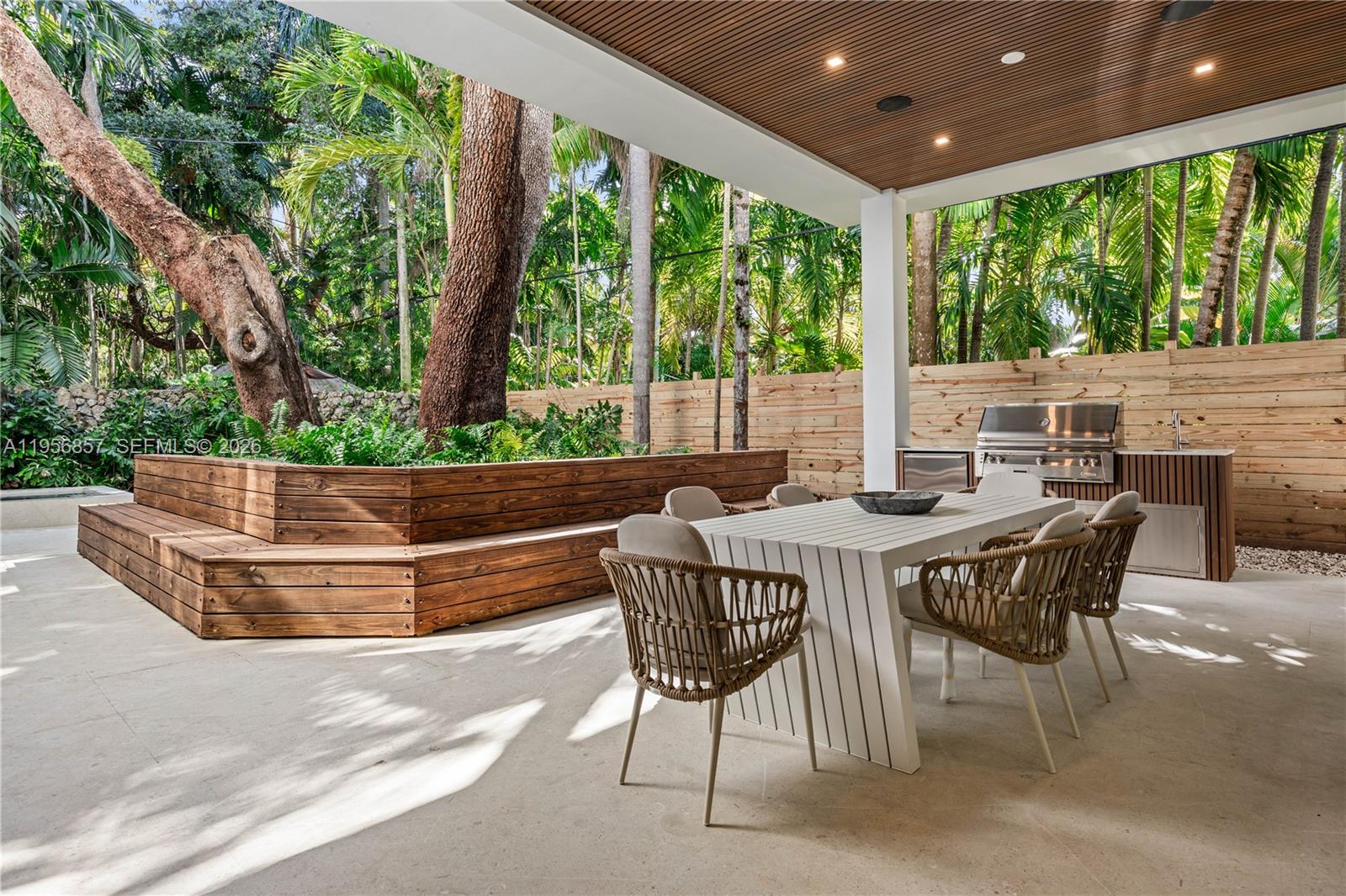 2805 Freeman St Miami, FL 33133