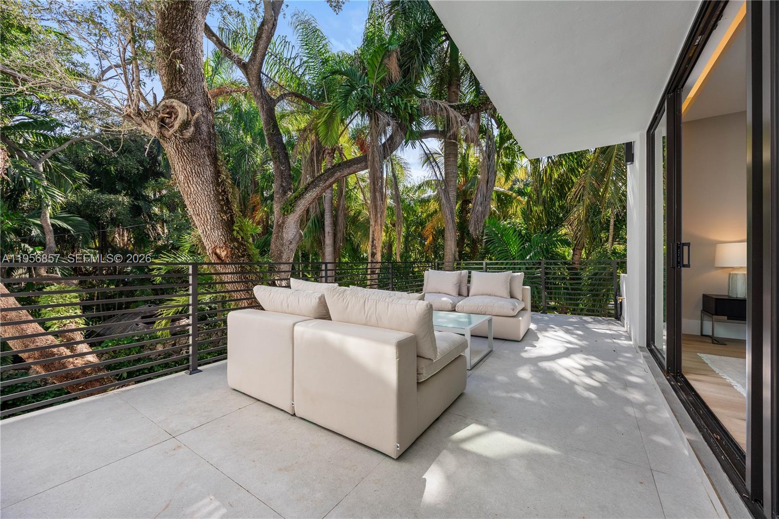 2805 Freeman St Miami, FL 33133