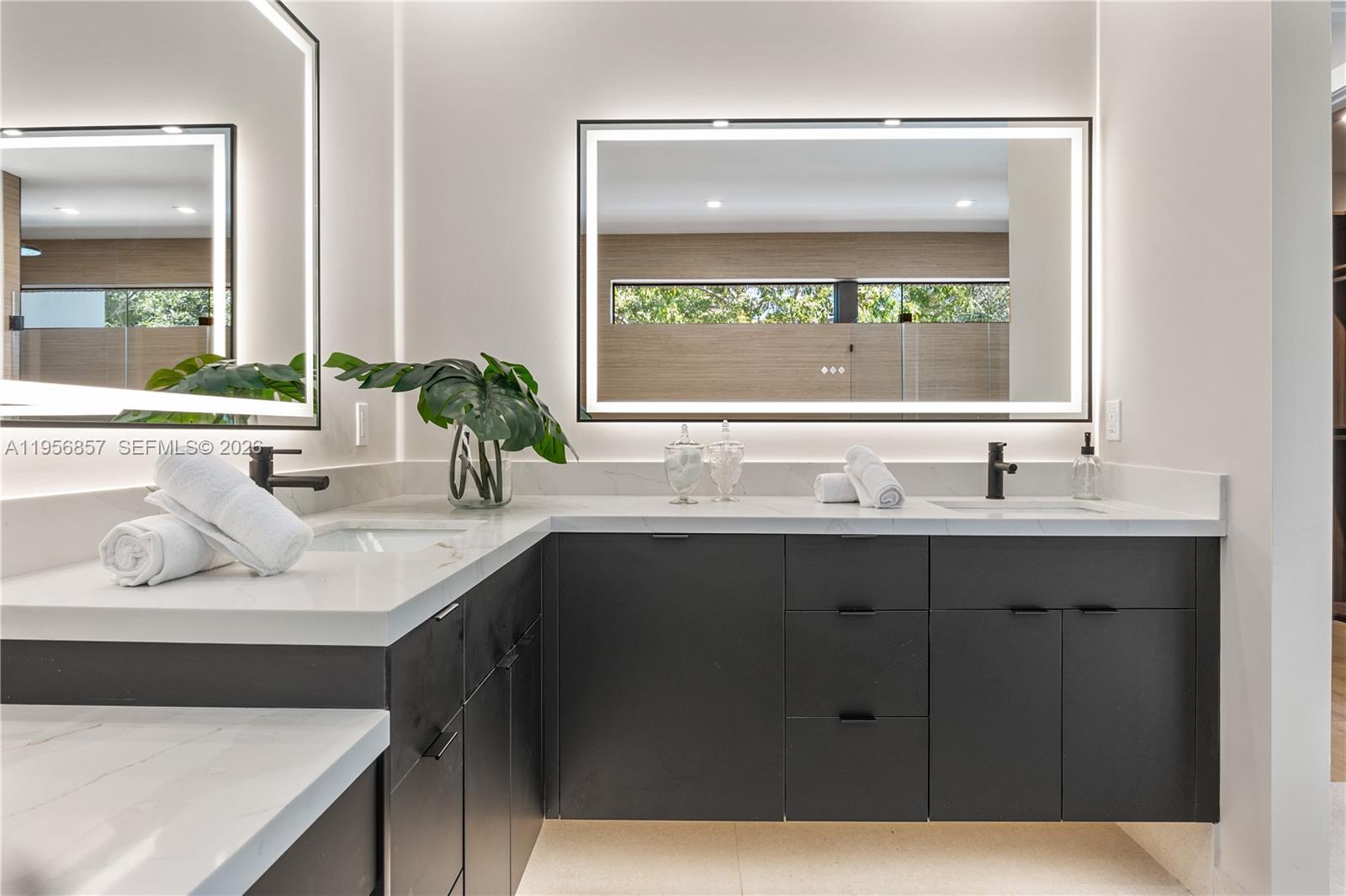 2805 Freeman St Miami, FL 33133