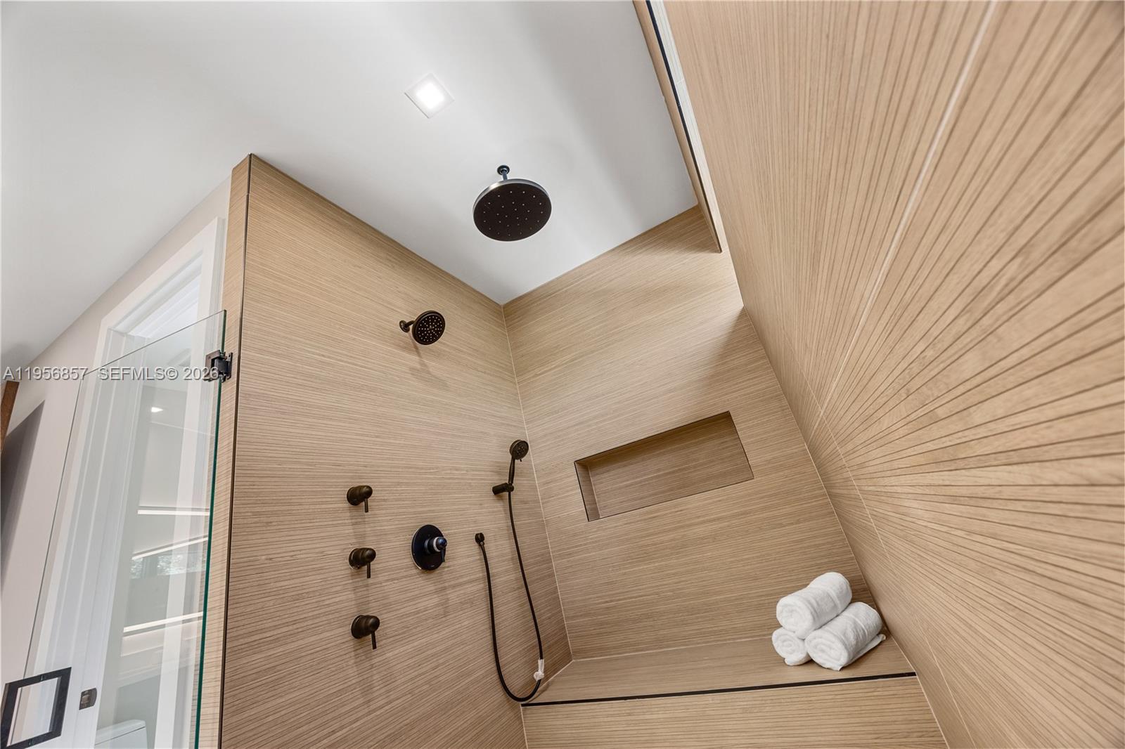 2805 Freeman St Miami, FL 33133