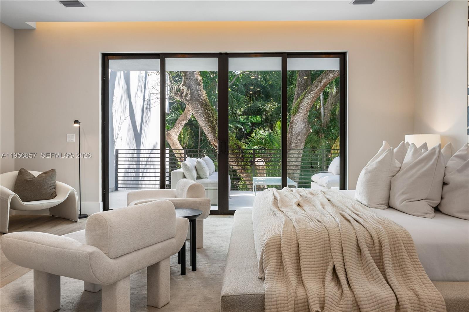 2805 Freeman St Miami, FL 33133