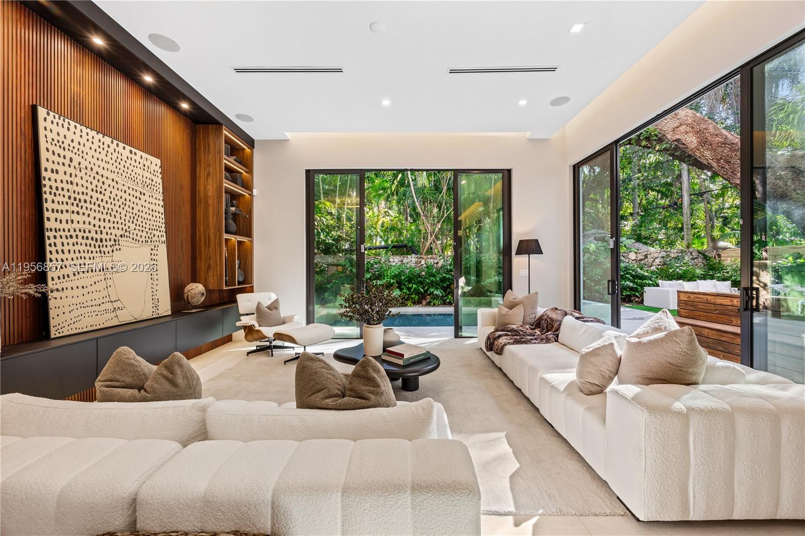 2805 Freeman St Miami, FL 33133