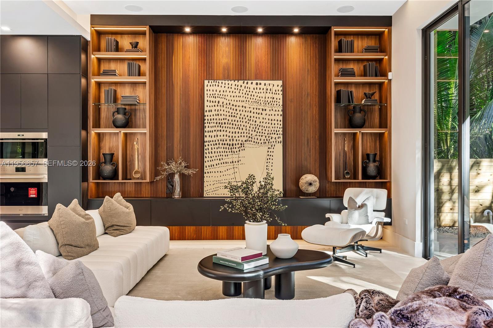 2805 Freeman St Miami, FL 33133