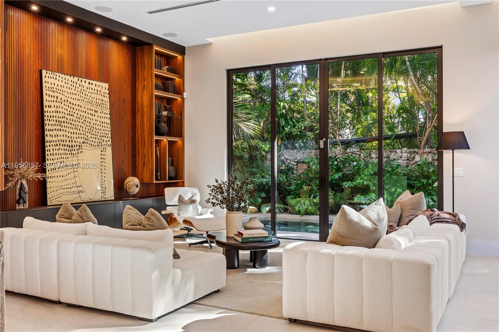 2805 Freeman St Miami, FL 33133