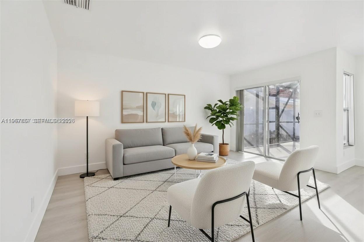 1378 SW 180th Ave Pembroke Pines, FL 33029