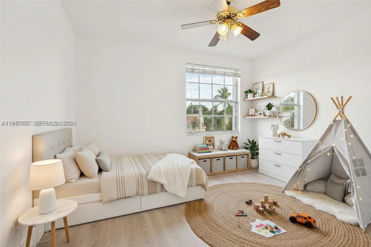 1378 SW 180th Ave Pembroke Pines, FL 33029